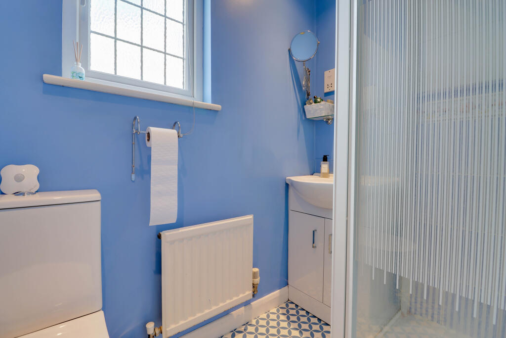 Additional image 16 of Meadow Walk, Harpenden, AL5