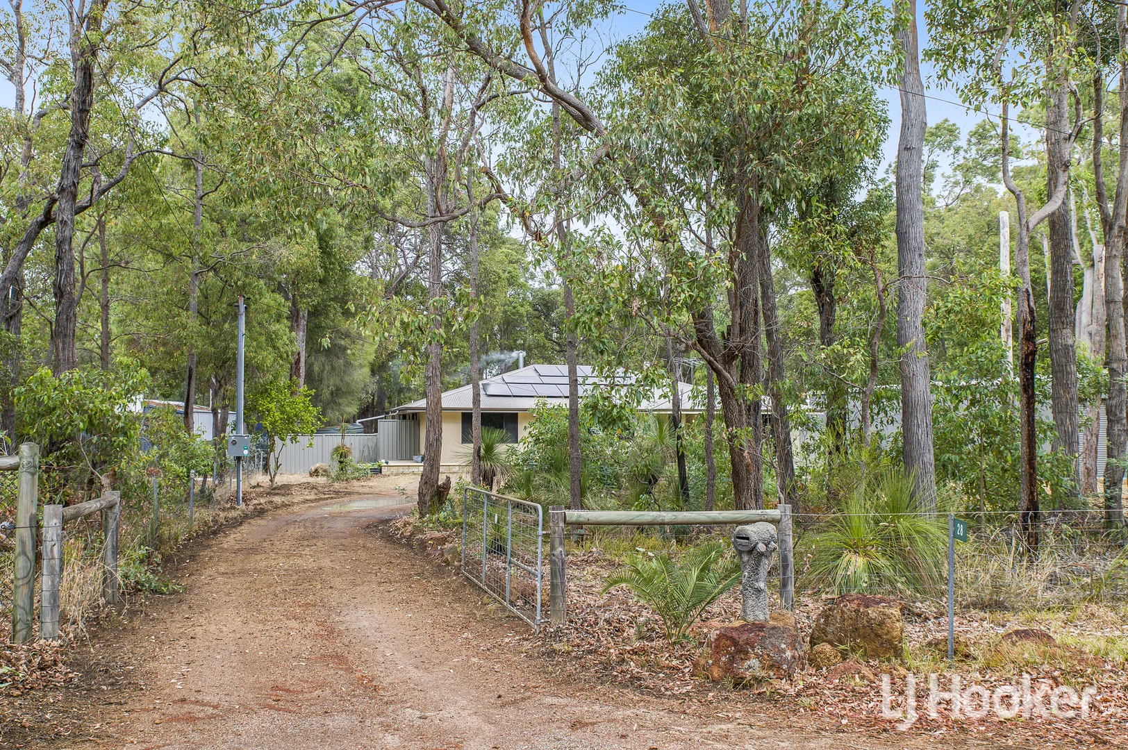 28 School Road, Karragullen WA 6111 photo 2