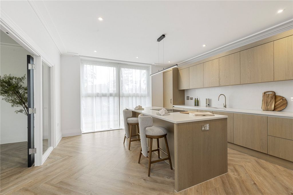 Additional image 5 of 3 bed flat for saleMadeira Walk, Ascot, Berkshire SL5