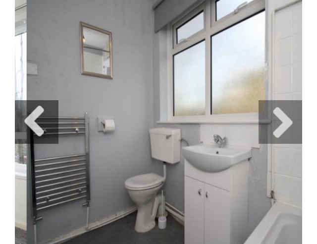 2 Bed Flat, Lingfield Crescent, LS17, N1 7GU photo 2