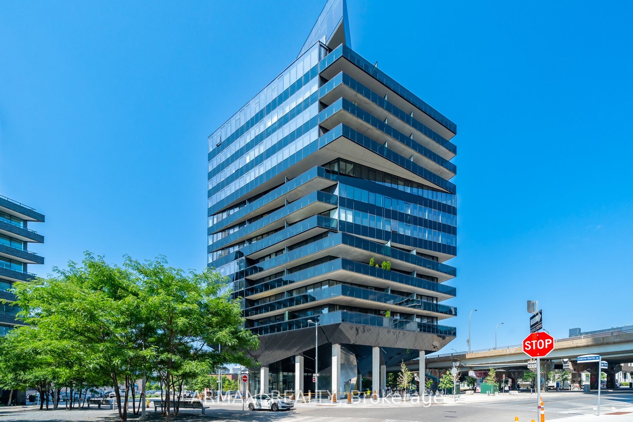 512-21 Lawren Harris Square, Toronto, ON, M5A 1H7