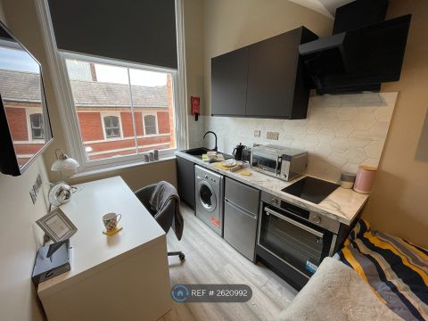 Broad Street, Nottingham NG1, Studio to rent