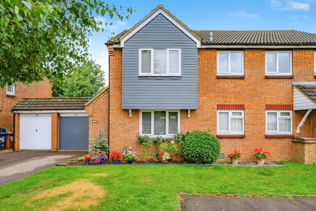 Nash Close, North Mymms, Hatfield