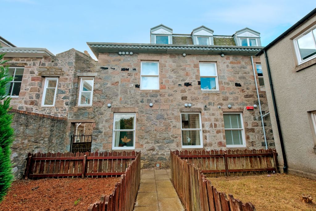 Additional image 16 of 2 bed flat for sale74H Queens Road, Aberdeen AB15