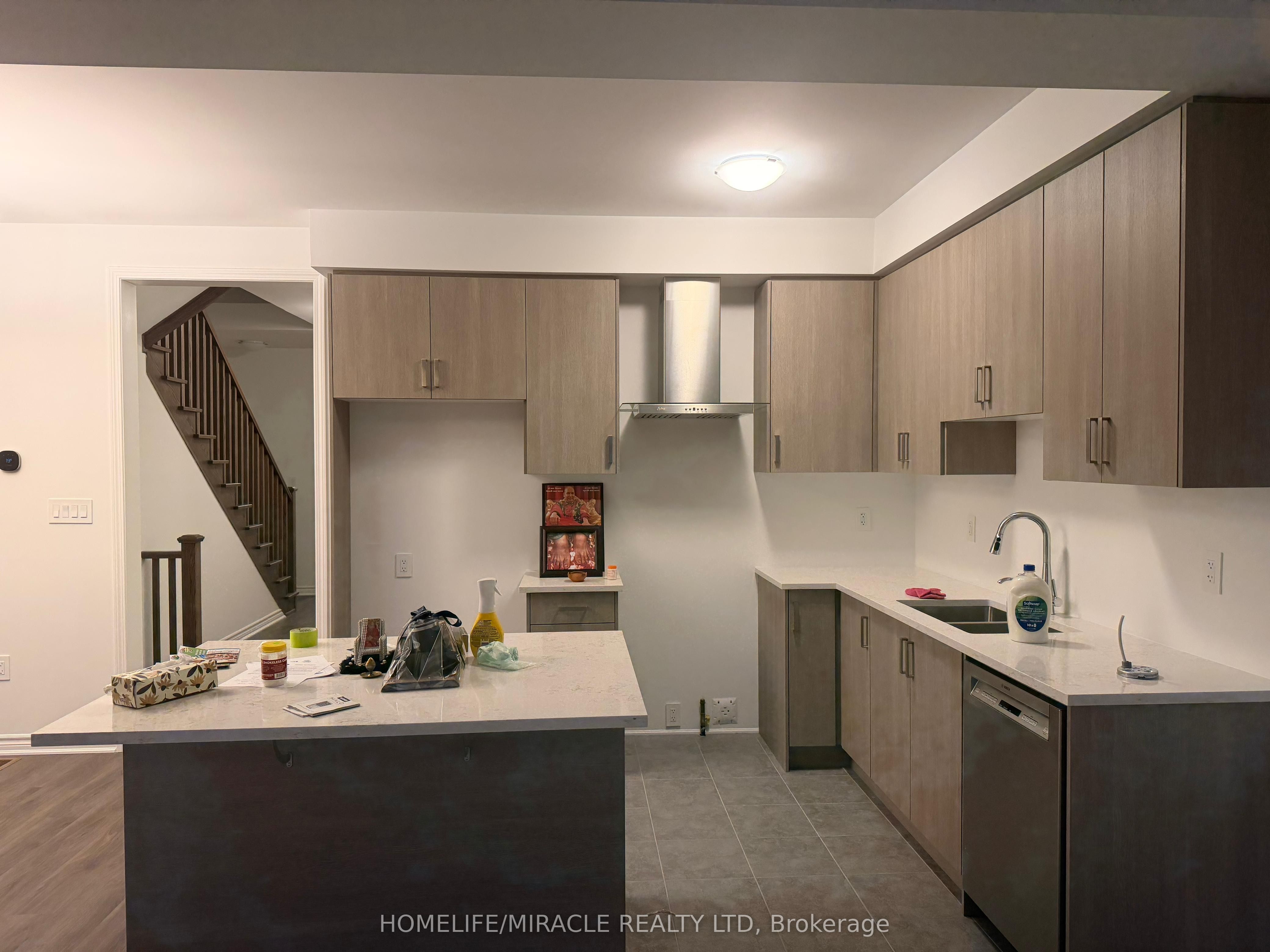 3521 Brickyard Drive, Pickering, ON, L1X 0T6 photo 5