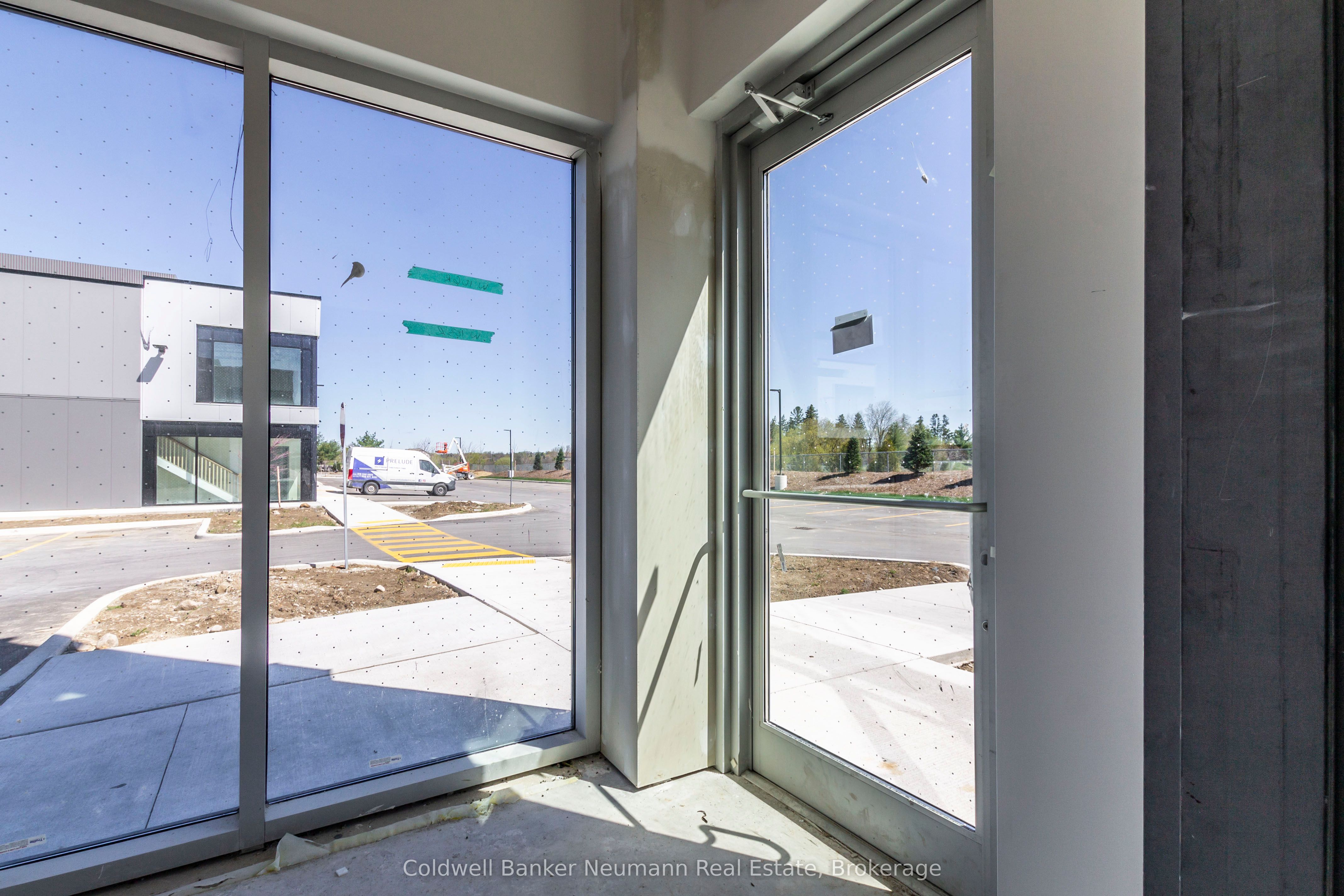 Additional image 5 of 23 LOWER-587 Hanlon Creek Boulevard, Guelph, ON, N1C 0A1