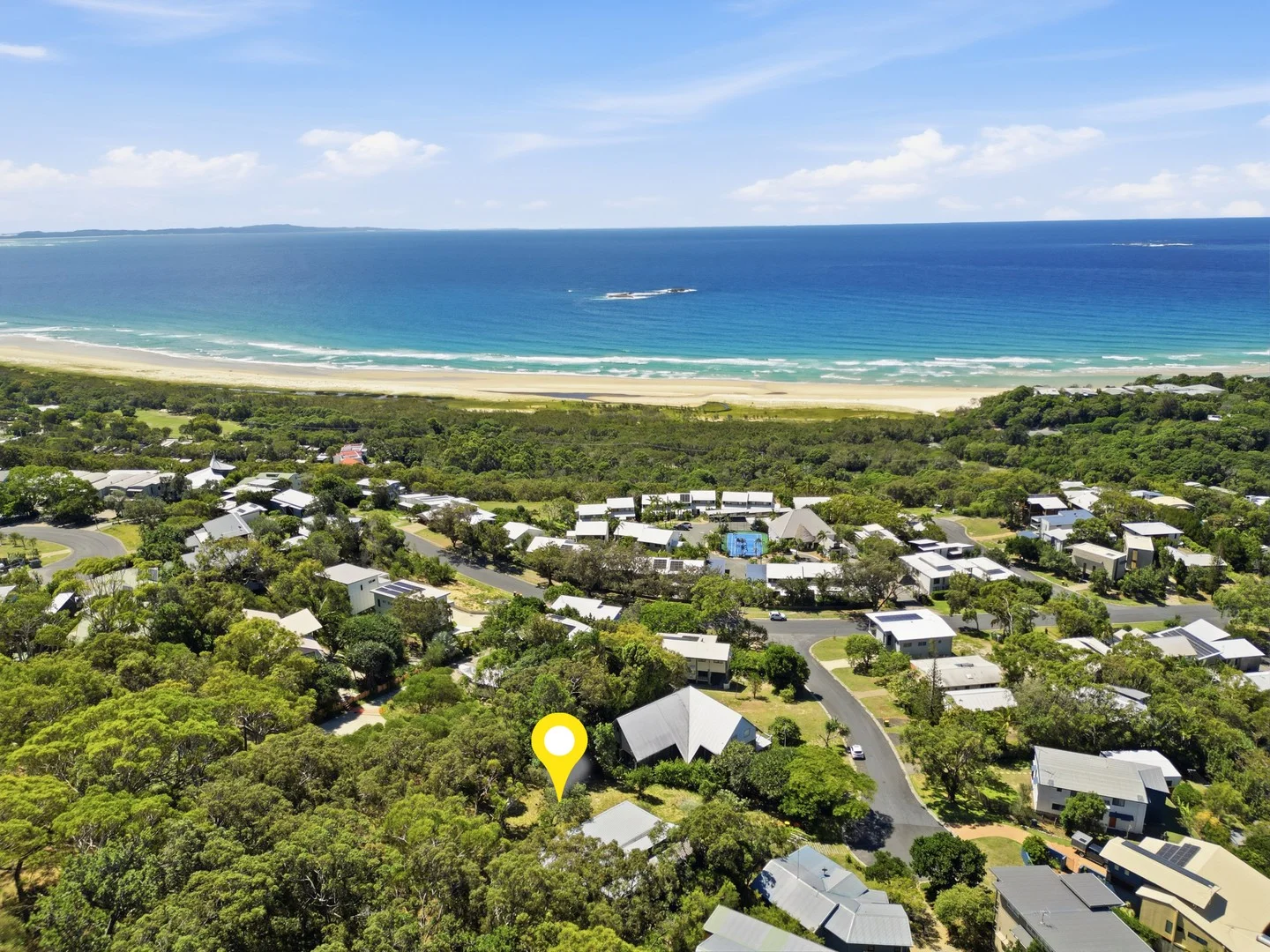 4 Baker Court, Point Lookout QLD 4183