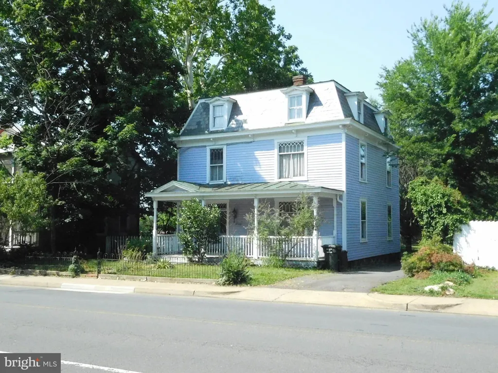 9502 Fairview Avenue, Manassas, VA 20110