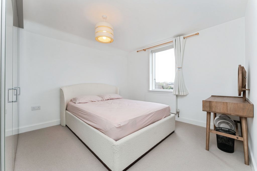 Additional image 16 of 4 bed semi-detached house for saleTurvill Place, Cambridge CB4