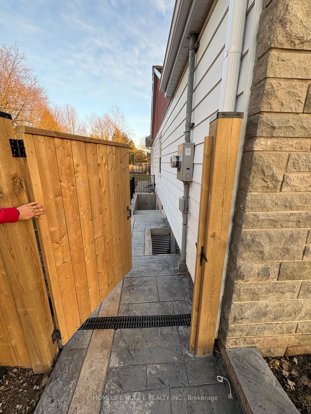 Additional image 4 of Basement-188 Parkside Drive, Hamilton, ON, L8B 0Y8
