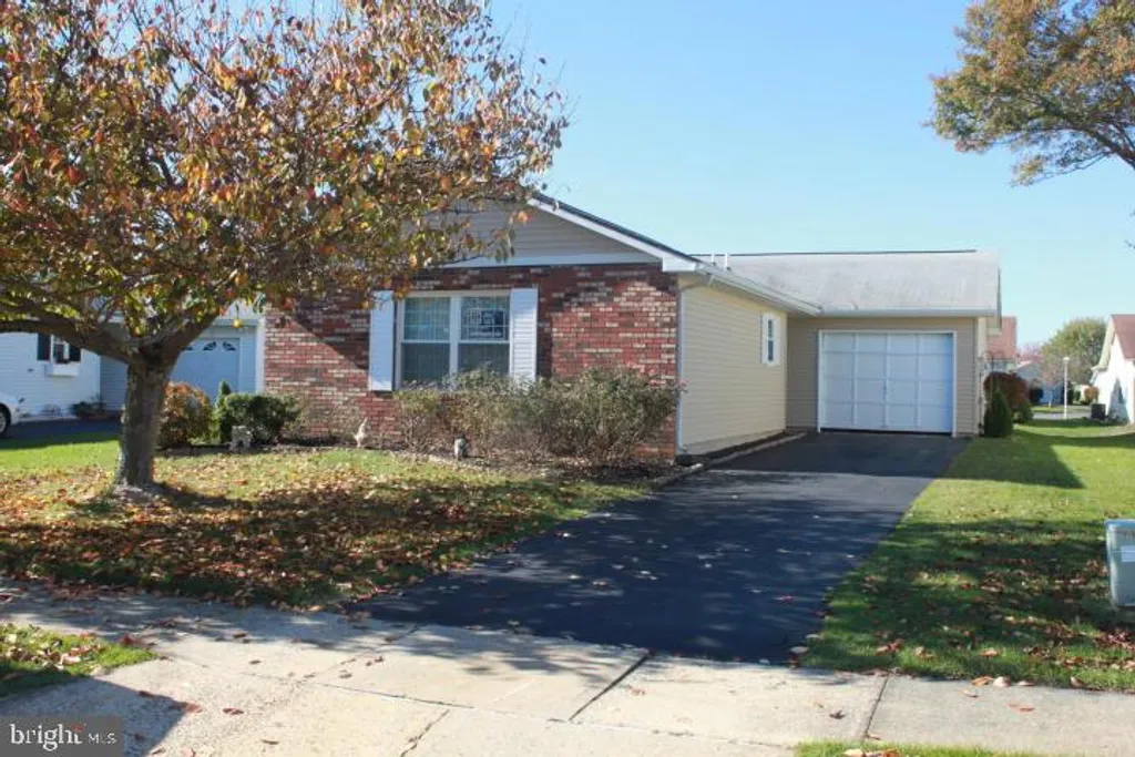 5 Rushmore Drive, Brick, NJ 08724