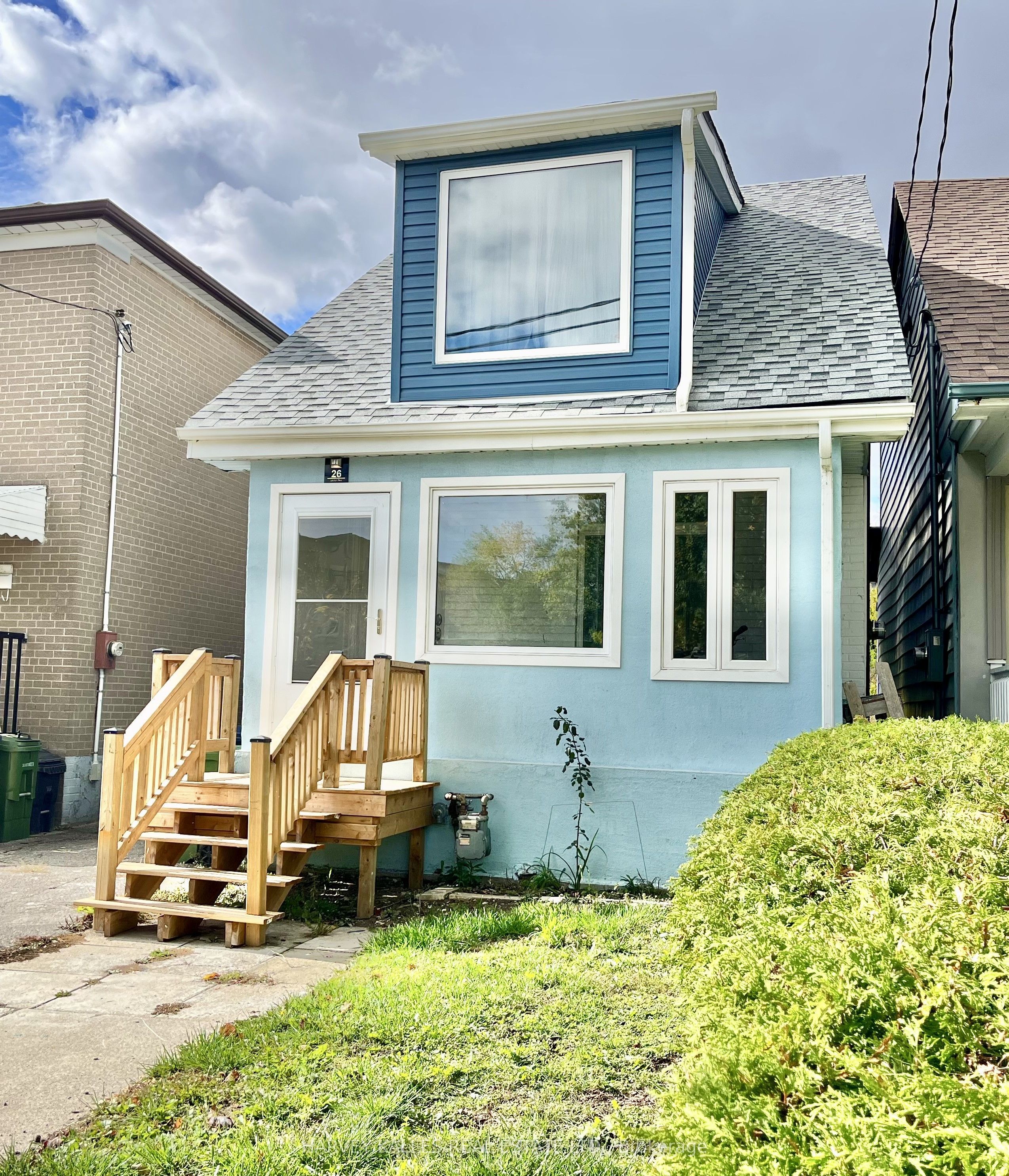 26 Leyton Avenue, Toronto, ON, M1L 3T4