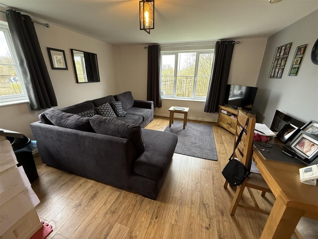 Additional image 11 of 2 bed flat for saleRhodfa'r Ceffyl, Ffoslas, Kidwelly SA17