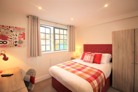 Old British School, Southampton Street RG1, Room to rent