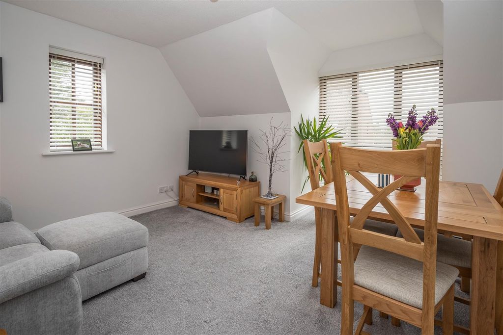 Additional image 2 of 1 bed flat for saleSawyers Hall Lane, Brentwood CM15