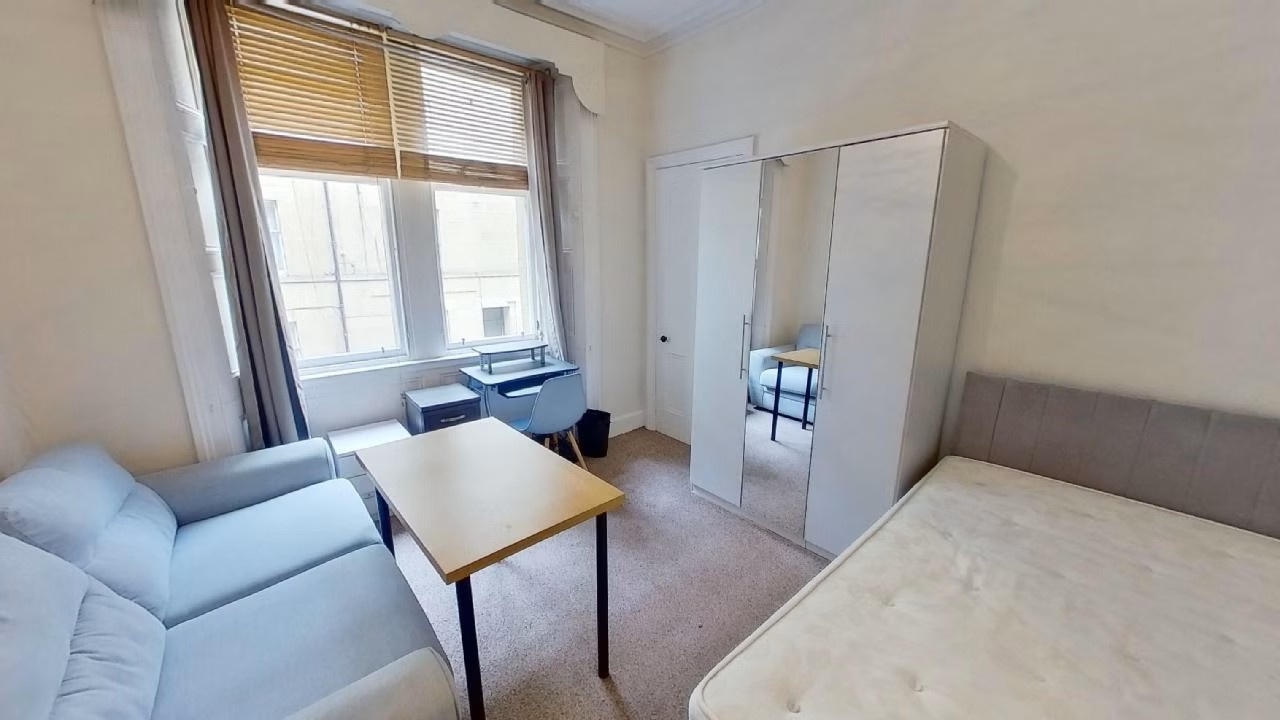 3 Bed Flat, Buccleuch Terrace, EH8, N1 7GU photo 2