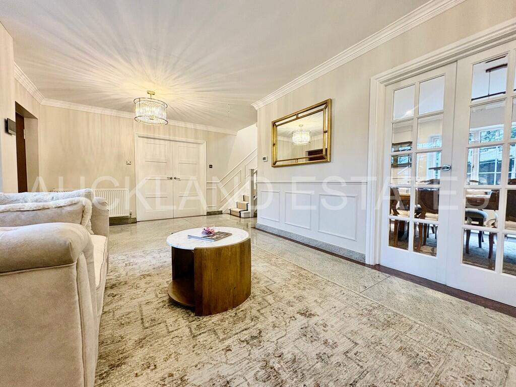 Foxes Lane, Brookmans Park, AL9 photo 5