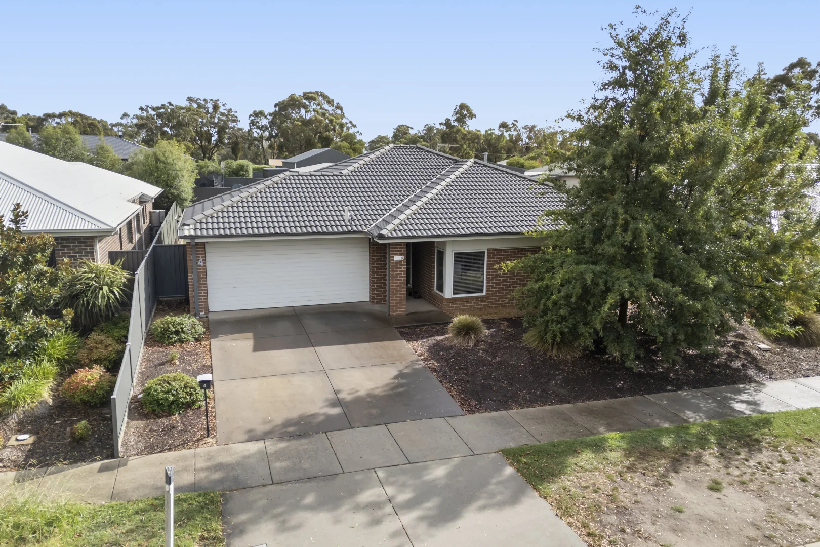 4 Evans Park Drive, Ararat VIC 3377 photo 2