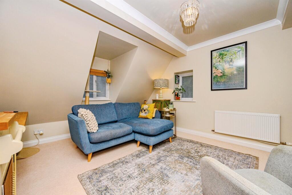 Coopers Green Lane, Hatfield photo 4