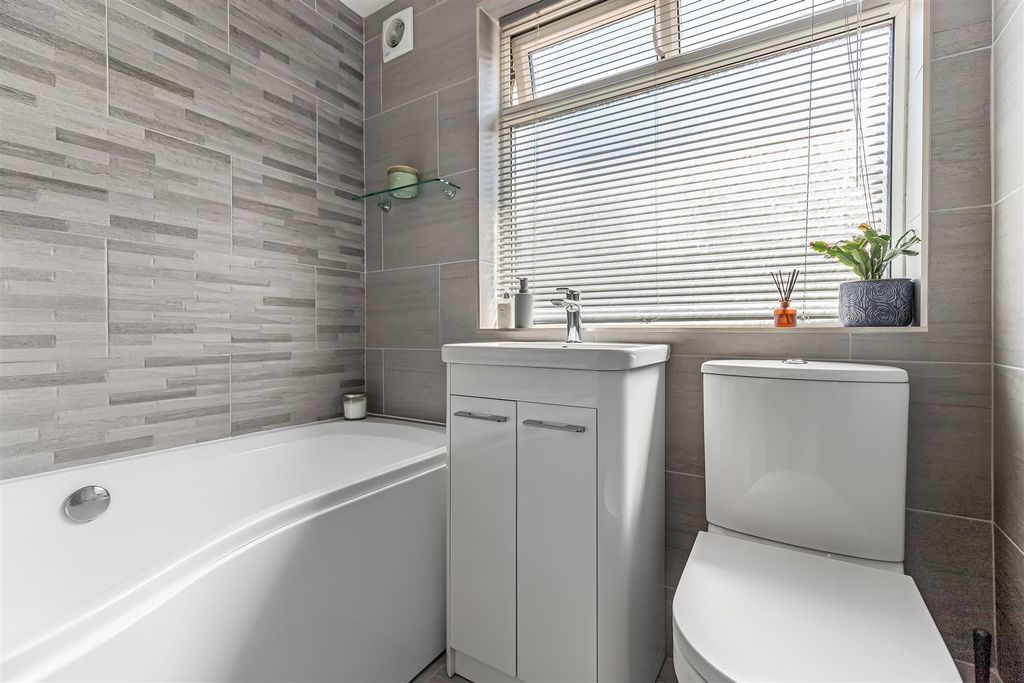 Additional image 8 of 3 bed semi-detached house for saleThwaites Avenue, Ilkley LS29