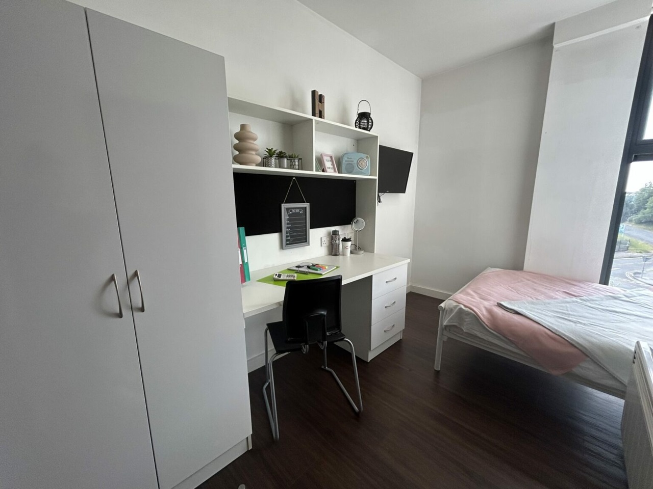 Studio Flat, City Point, L5, N1 7GU photo 3