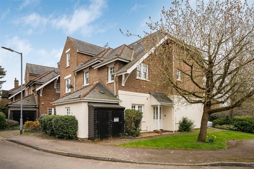 Milton Road, Harpenden, AL5