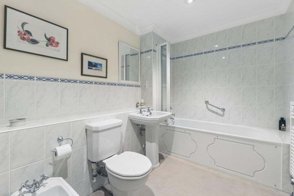 Additional image 9 of 2 bed flat for saleCrane Bridge Road, Salisbury SP2