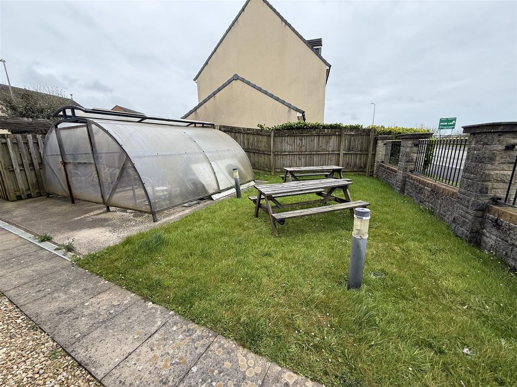 Additional image 24 of 2 bed flat for saleRhodfa'r Ceffyl, Ffoslas, Kidwelly SA17