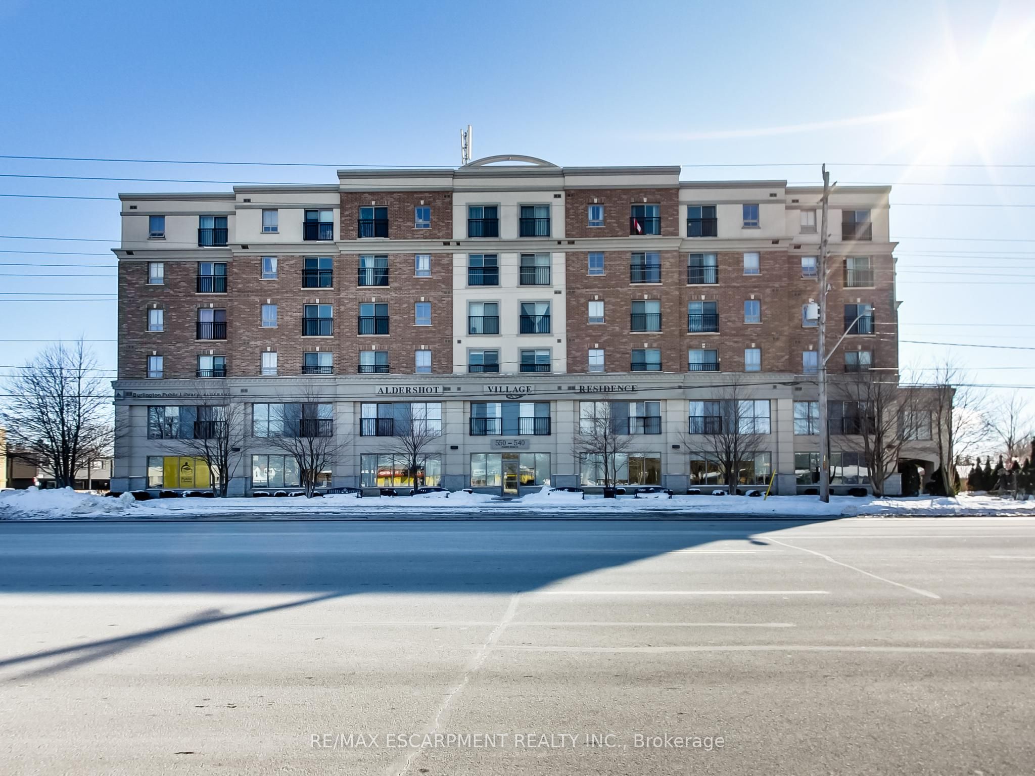100-540 Plains Road E, Burlington, ON, L7T 2E3