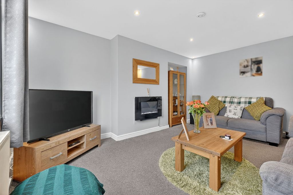 Additional image 5 of 2 bed flat for sale125 Brewland Street, Galston KA4