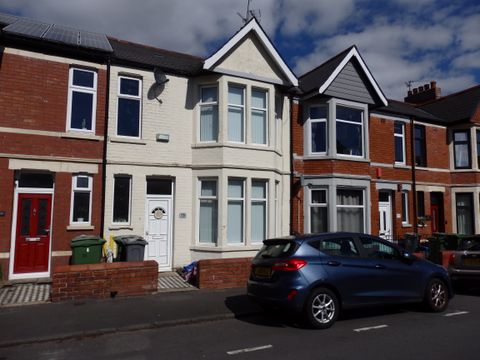Clodien Avenue, Cardiff CF14