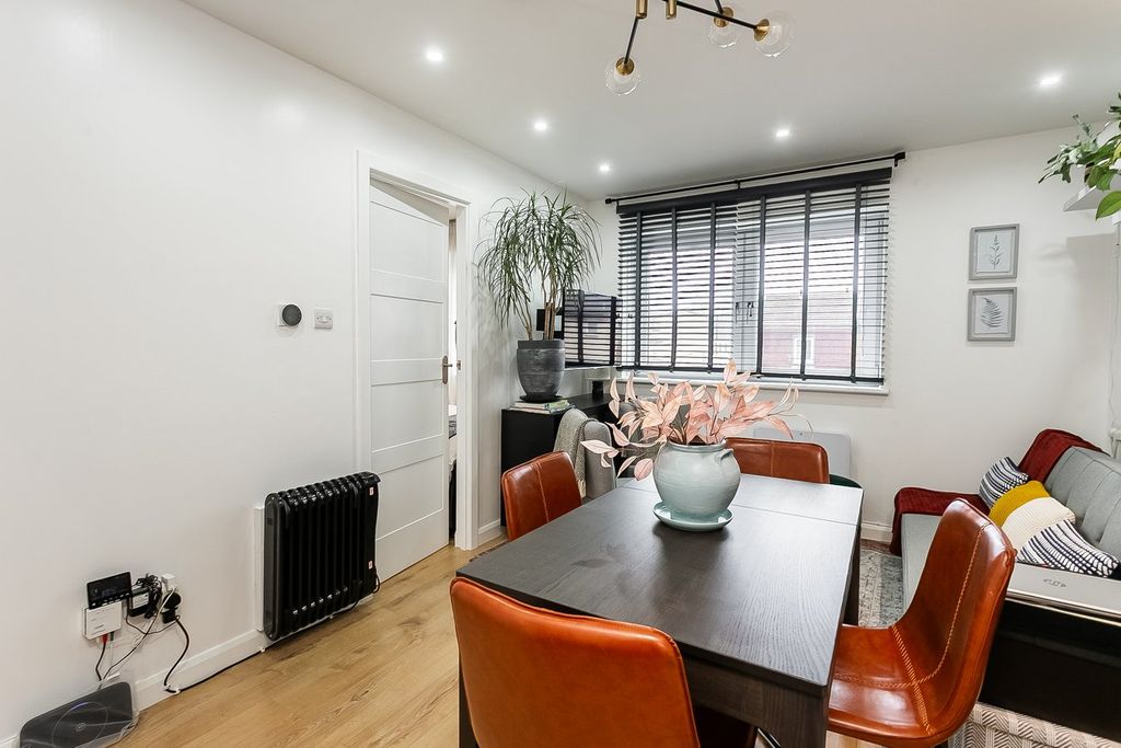 Additional image 5 of 1 bed flat for saleLaichpark Place, Edinburgh EH14