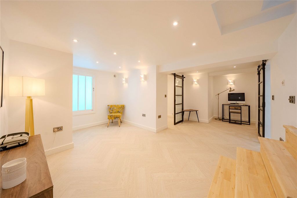 Additional image 16 of 3 bed flat for saleOaklea Hall Close, Adel, Leeds, West Yorkshire LS16