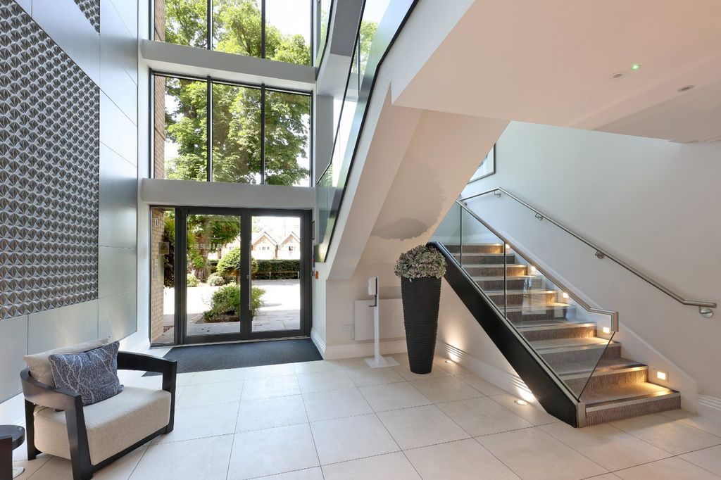 Additional image 9 of 2 bed flat for saleGlen Island, Taplow, Buckinghamshire SL6