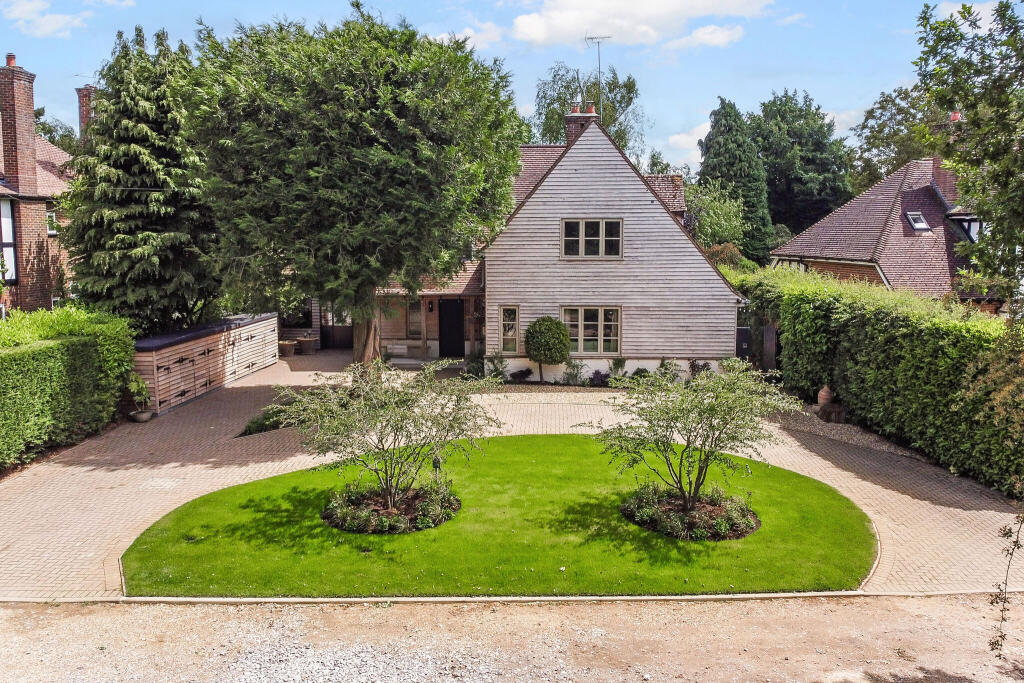 The Broadway, Wheathampstead, AL4