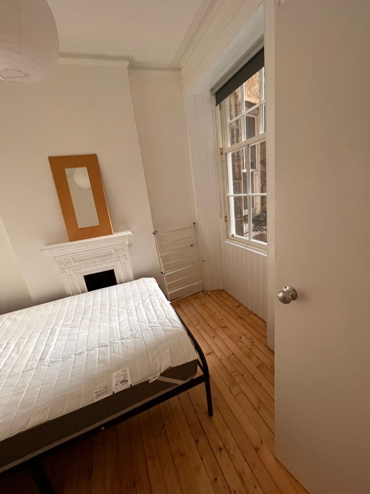 1 Bed Flat, St Marys St, EH1, N1 7GU photo 5