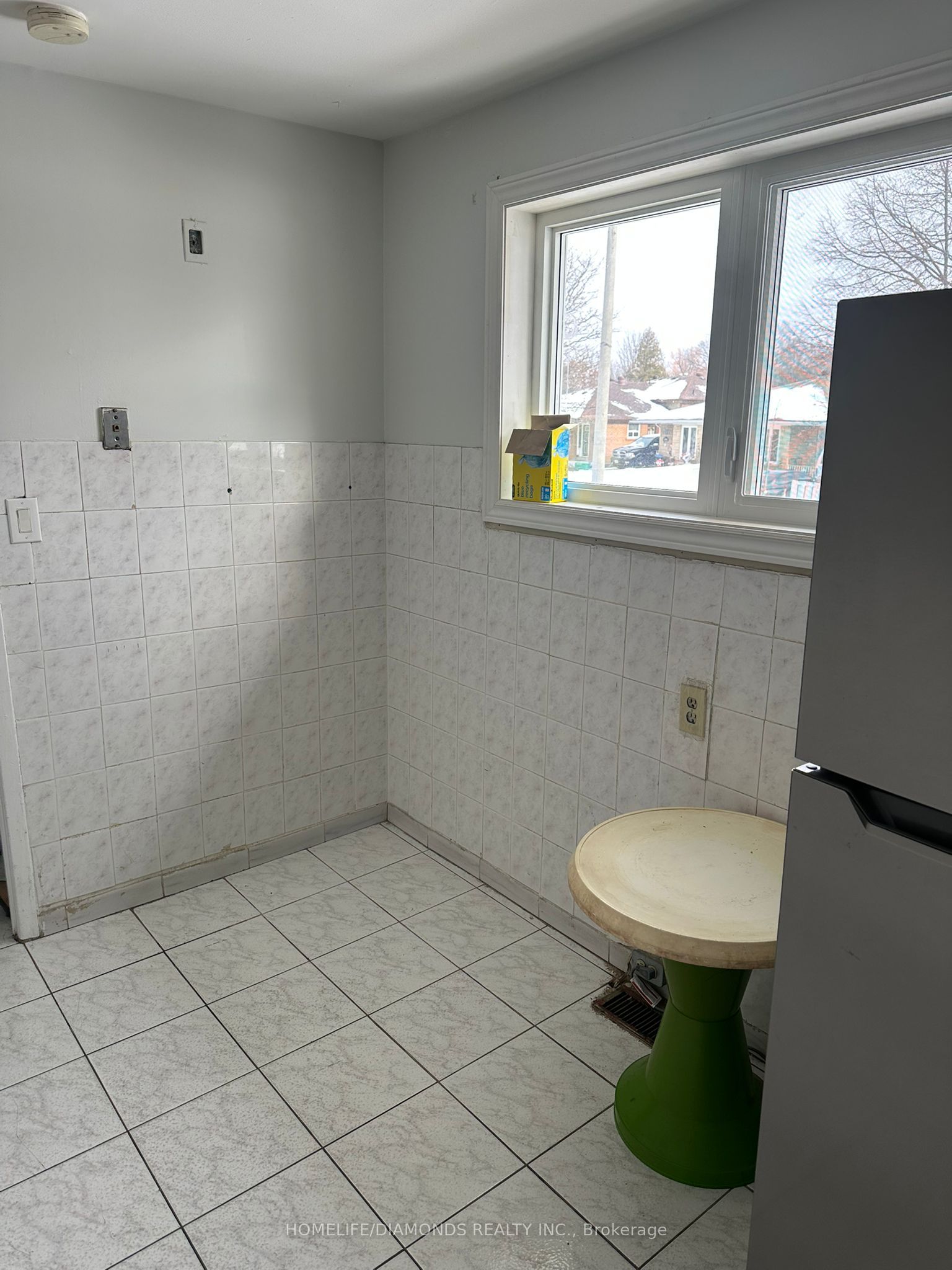 Additional image 4 of MAIN-3142 Purnell Court, Mississauga, ON, L4T 2J6