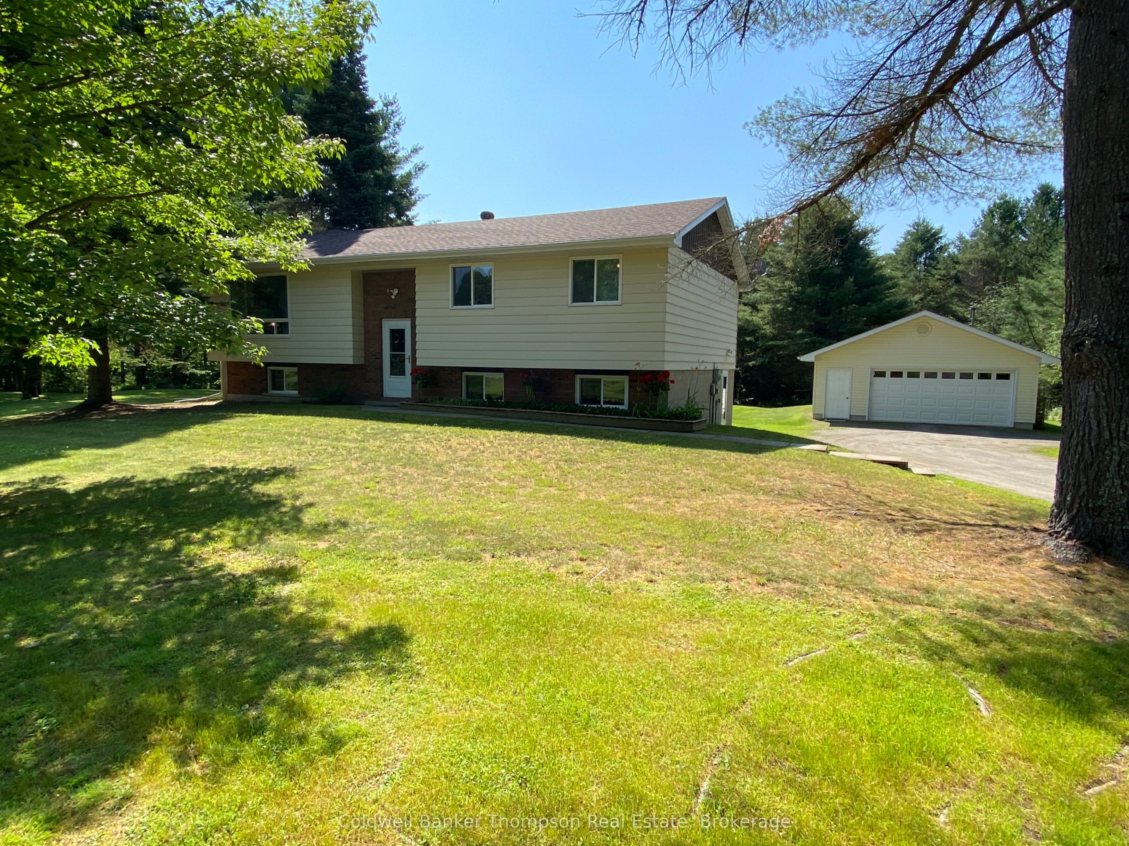 1803 Ravenscliffe Road, Huntsville, ON, P1H 2J2