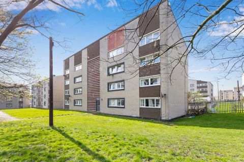 12/8 Calder Court, Edinburgh EH11