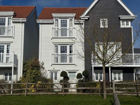 Longwater Avenue, Reading RG2