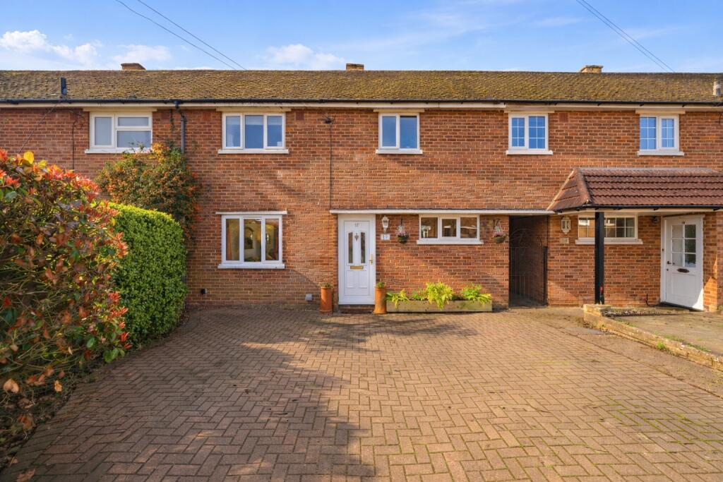 Flint Way, St. Albans, Hertfordshire, AL3
