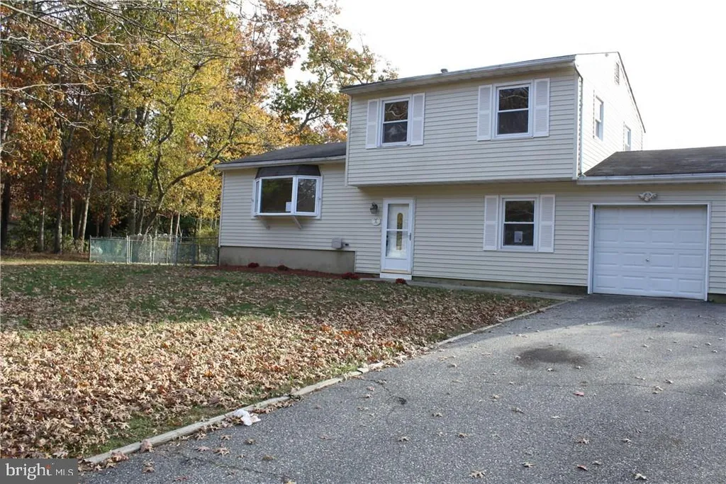 40 Woodland Road, Bayville, NJ 08721