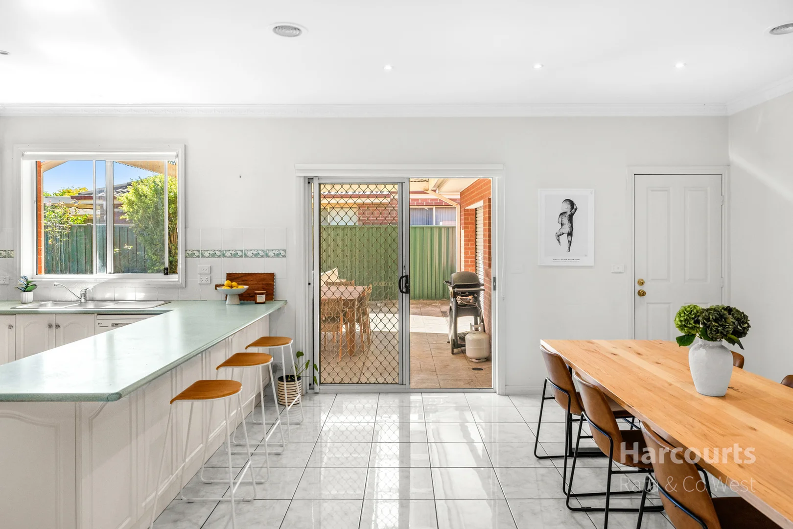 Additional image 4 of 265 Westwood Drive, Burnside VIC 3023