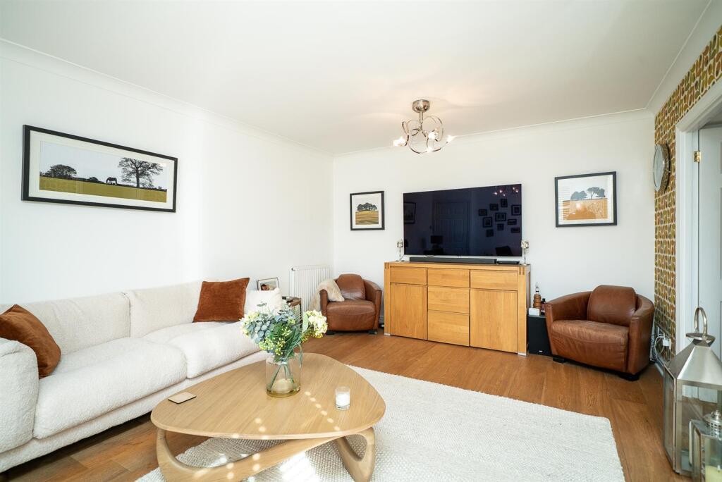 Princess Diana Drive, St. Albans photo 5