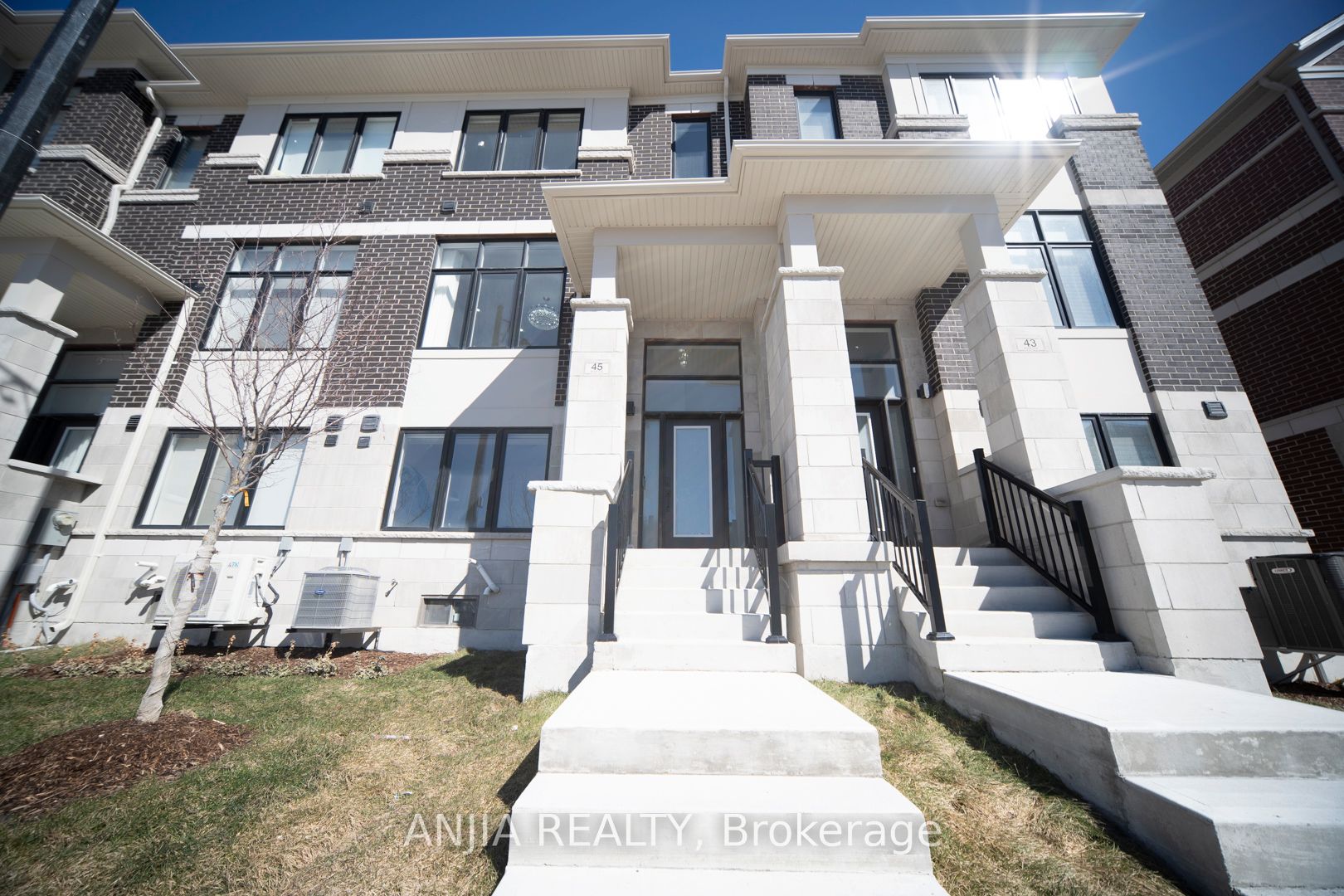 Additional image 3 of 45 Kahshe Lane W, Richmond Hill, ON, L4S 0N9
