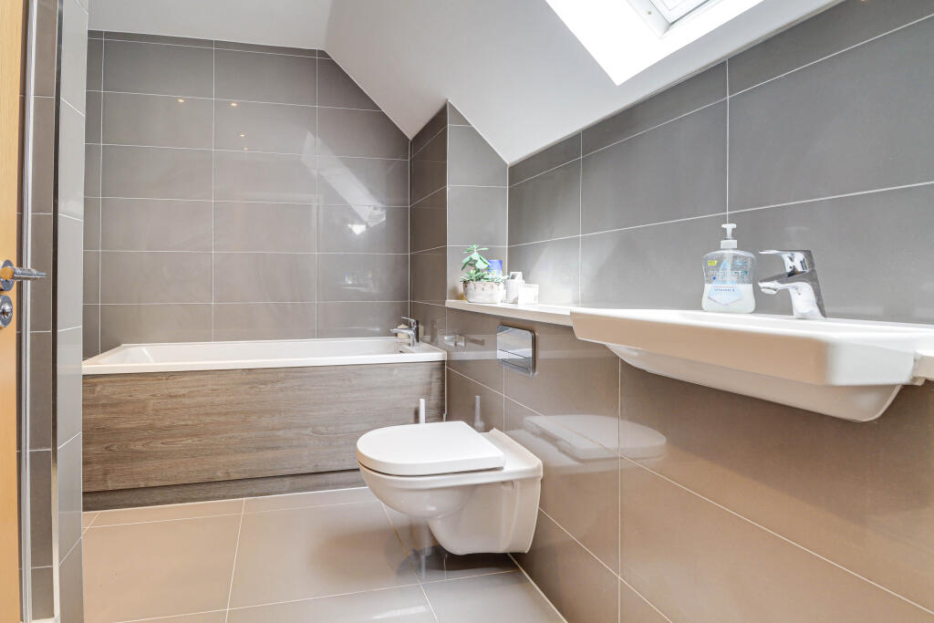 Additional image 8 of Gibbs Close, Harpenden, AL5