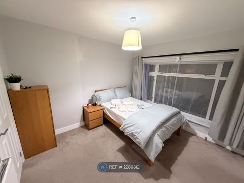 Barrow Close, Coventry CV2, Room to rent