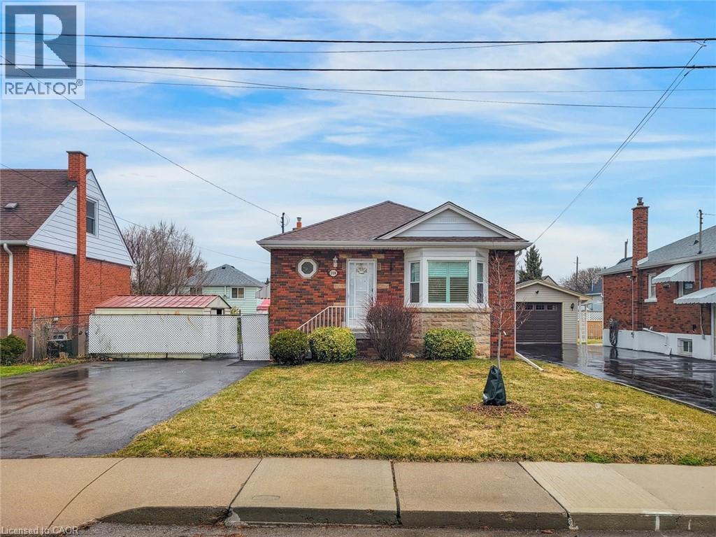 208 East 32nd Street, Hamilton, ON, L8V 3S4