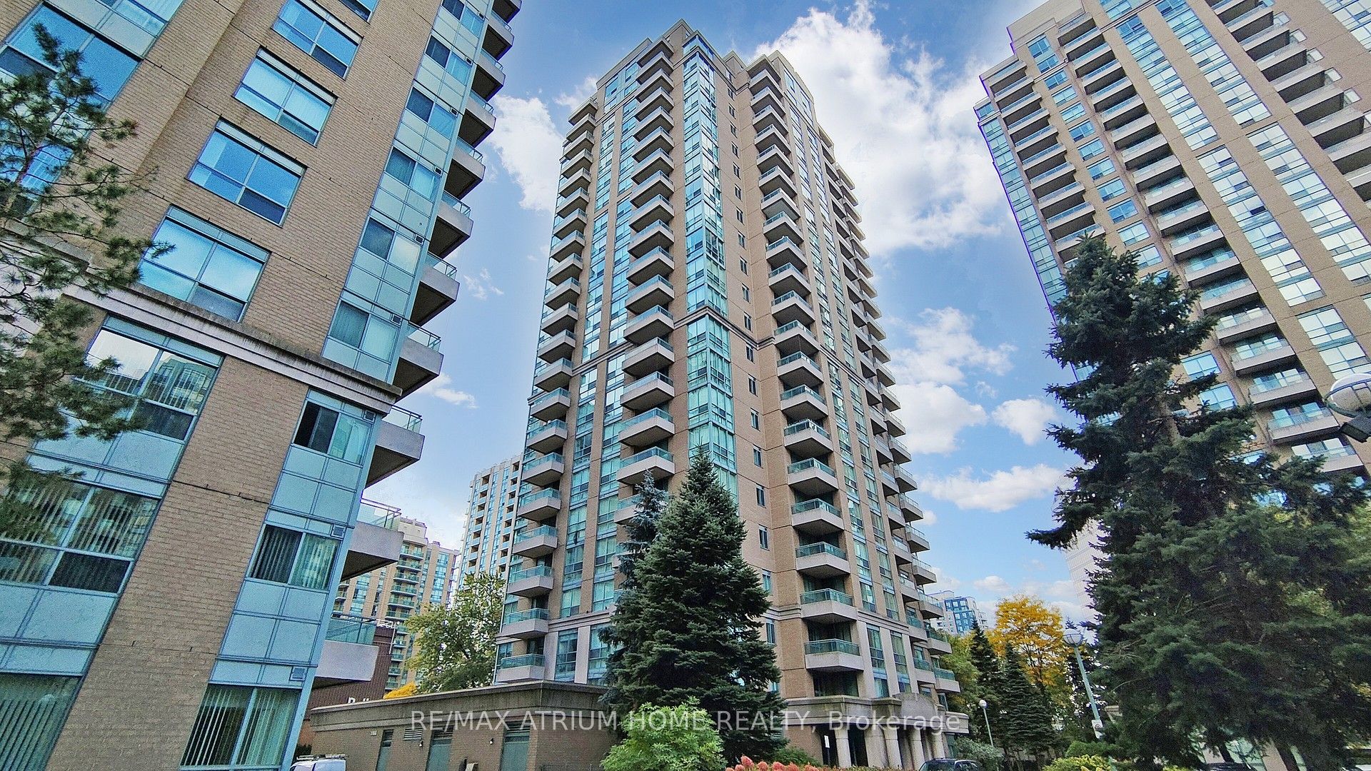 1703-3 Pemberton Avenue, Toronto, ON, M2M 4M1