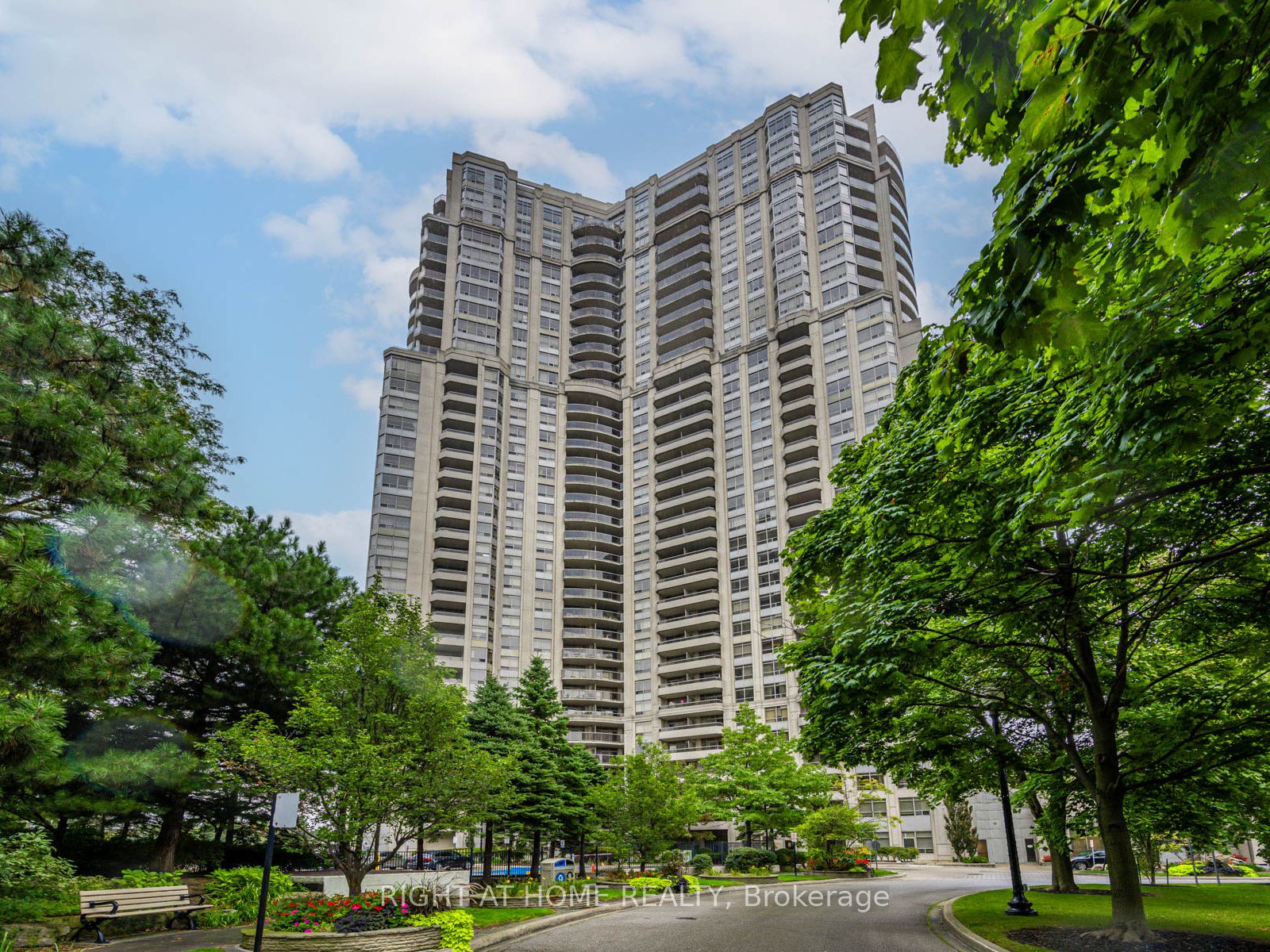 505-35 Kingsbridge Garden Circle, Mississauga, ON, L5R 3Z5